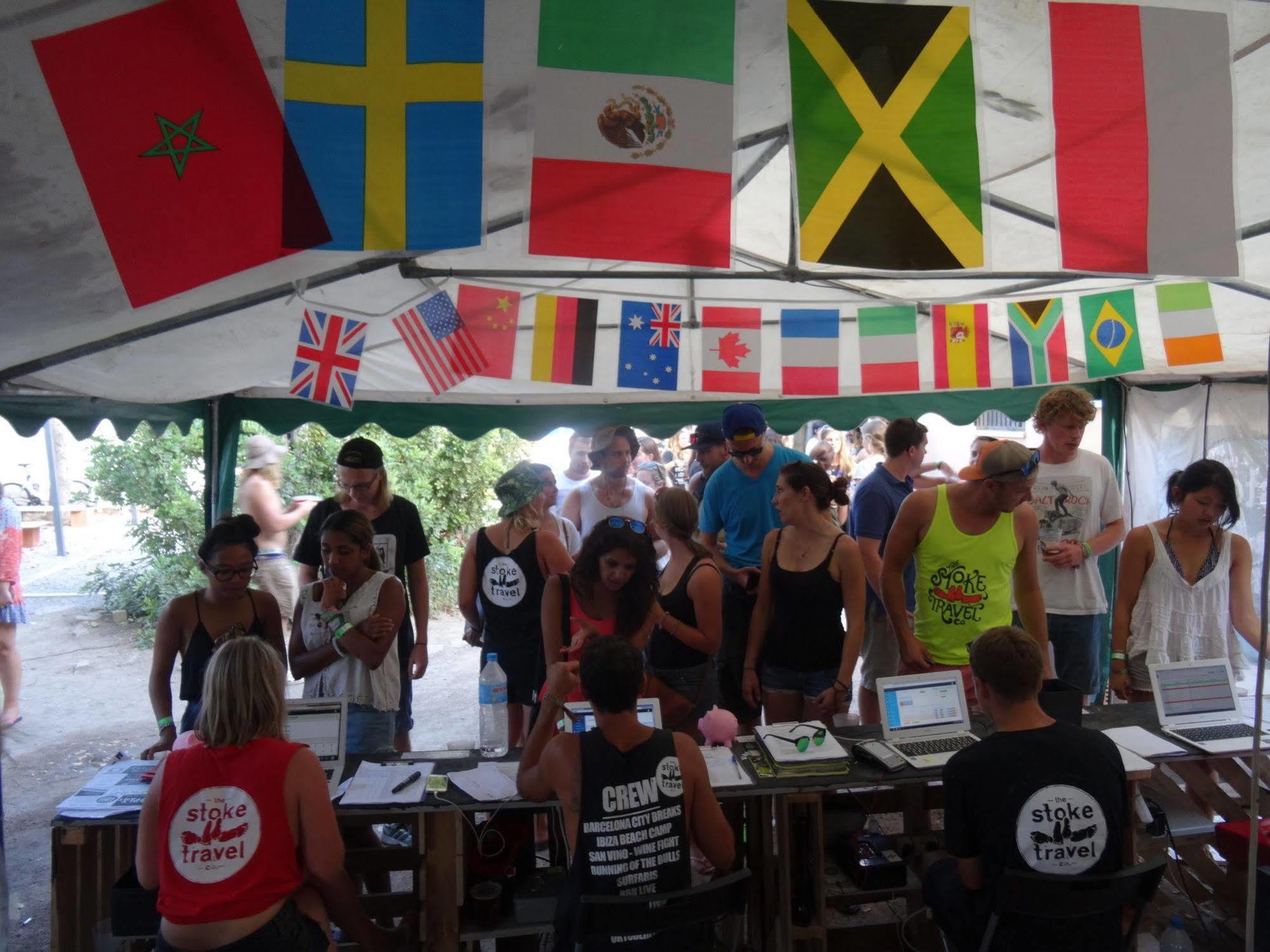 Zarautz Beachside Surf Camp Buitenkant foto