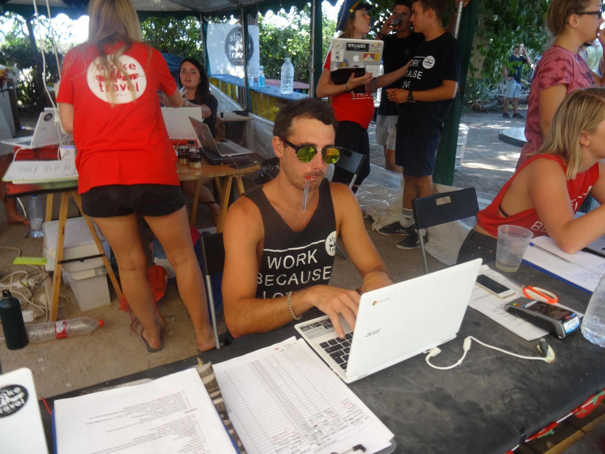 Zarautz Beachside Surf Camp Buitenkant foto